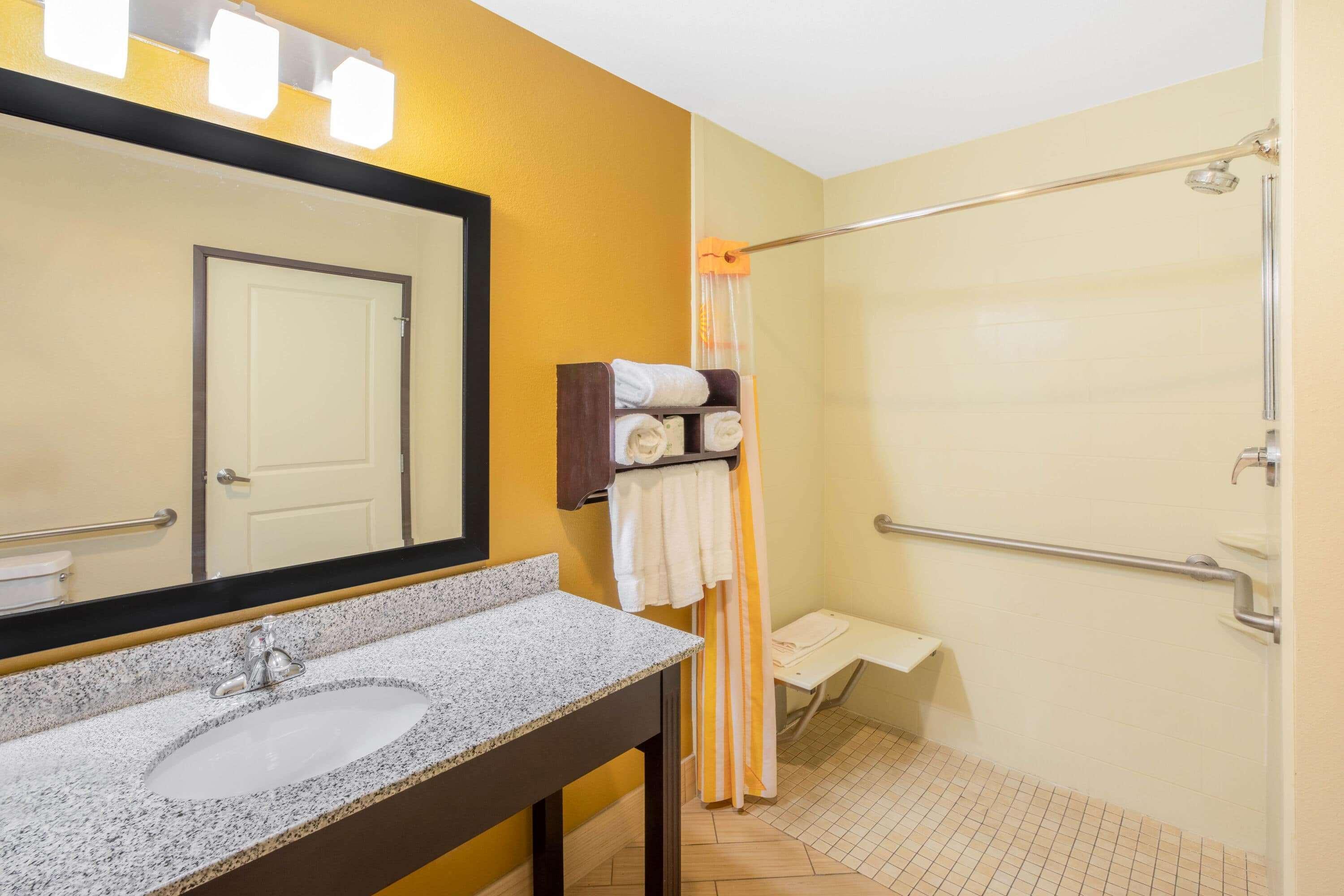 La Quinta By Wyndham Floresville Exterior photo