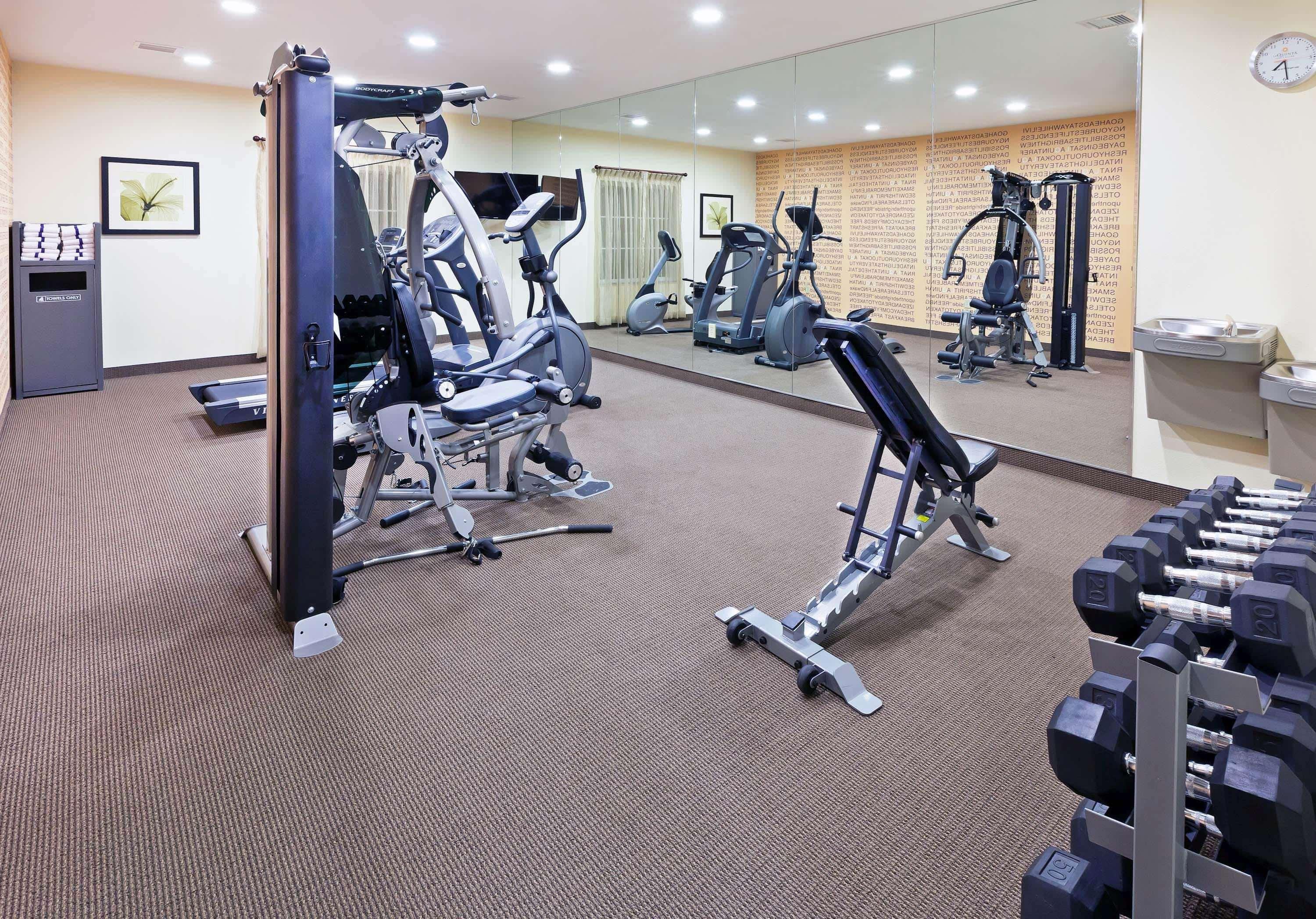 La Quinta By Wyndham Floresville Exterior photo