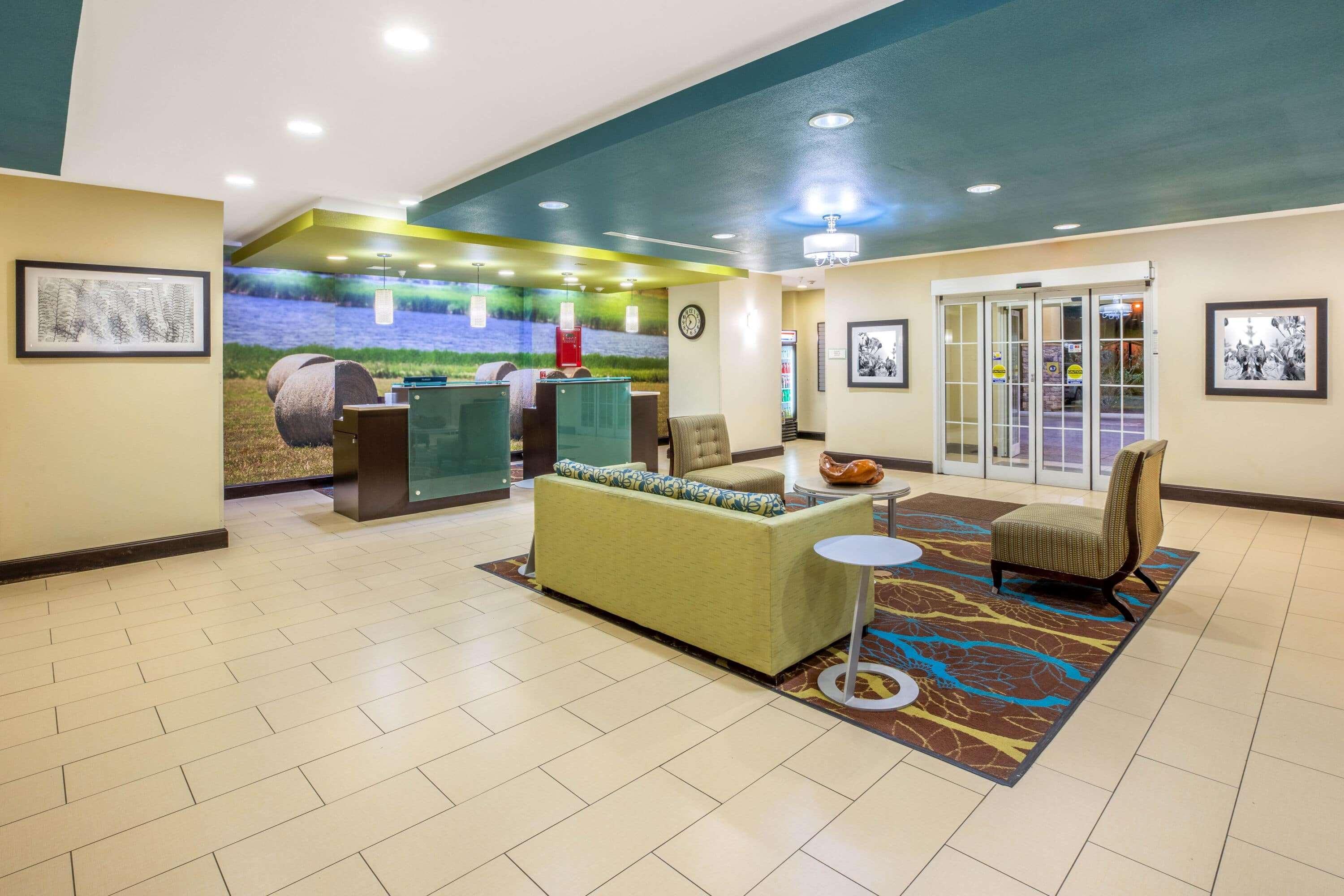 La Quinta By Wyndham Floresville Exterior photo