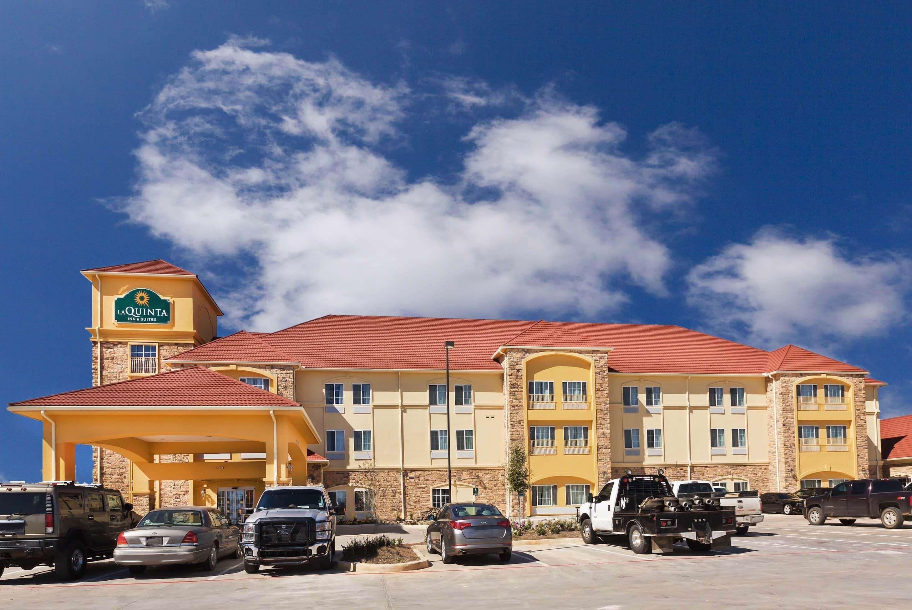 La Quinta By Wyndham Floresville Exterior photo